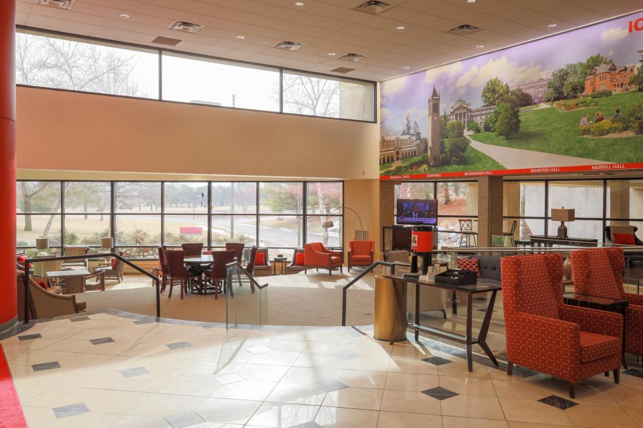 Gateway Hotel And Conference Center Ames Exterior photo