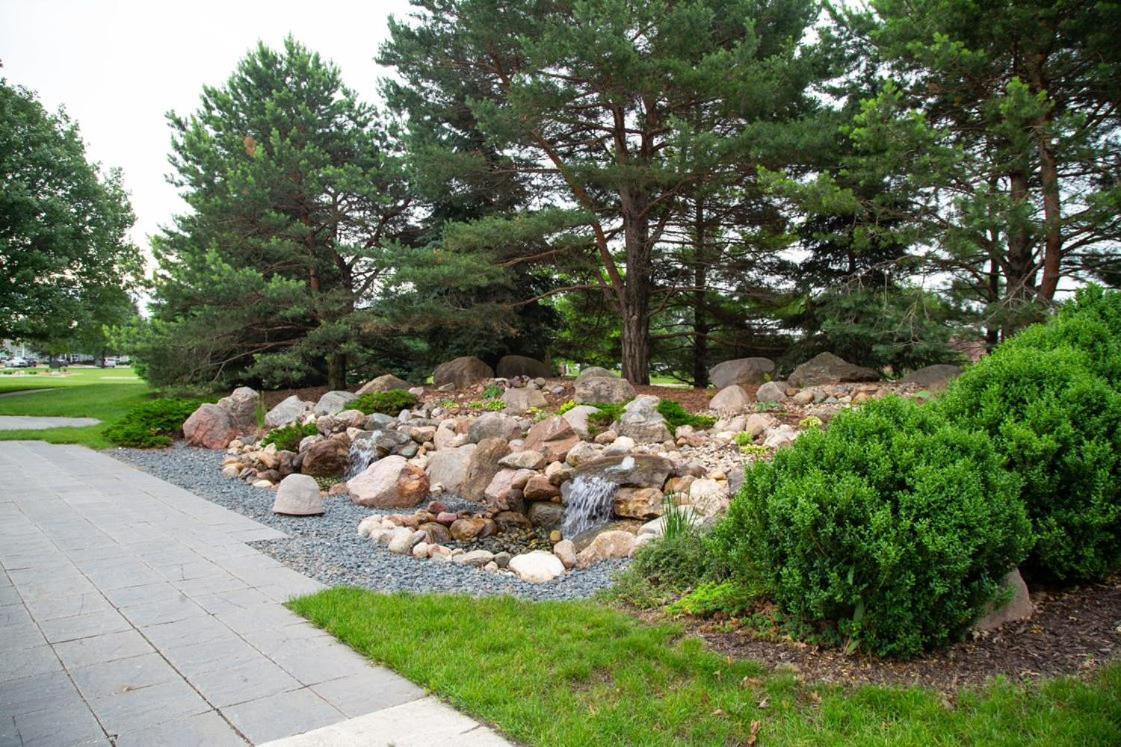 Gateway Hotel And Conference Center Ames Exterior photo